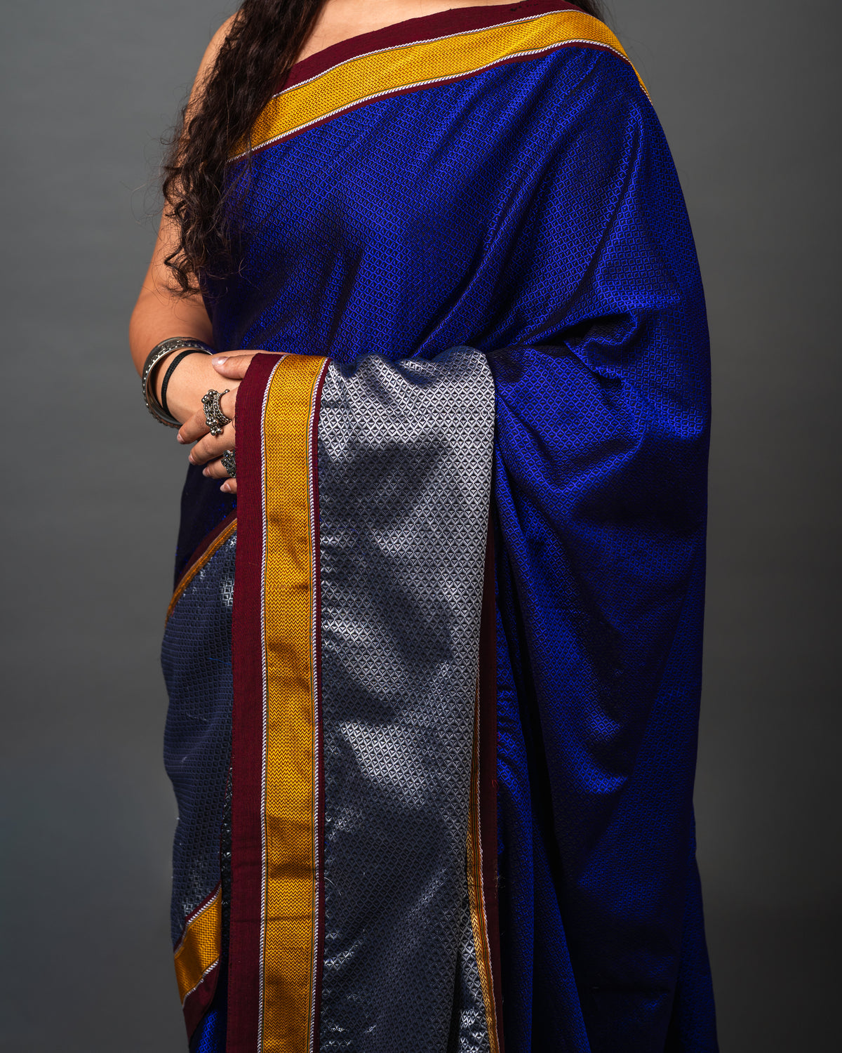 Khun Saree 04