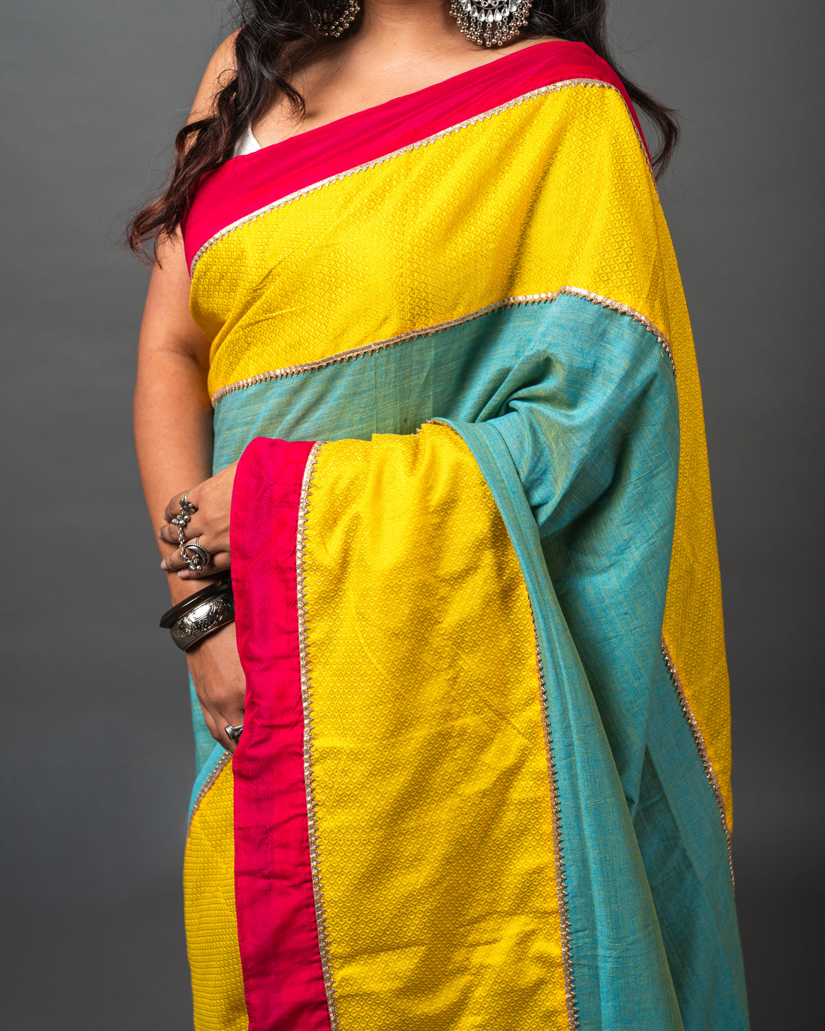 Khun Saree 02
